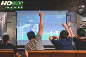 Cafe Bệt là một trong các quán cafe xem bóng đá rộng rãi nhất tại TPHCM