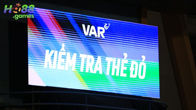 Những đường vẽ giúp phân định tư thế việt vị chuẩn xác từng chi tiết